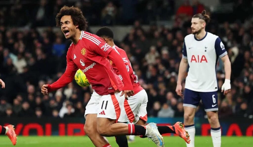 Zirkzee tự hào về tinh thần chiến đấu của MU dù thua Tottenham ở Carabao Cup