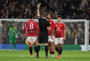 FA điều tra bàn thắng gây tranh cãi, Manchester United thua Tottenham 4-3