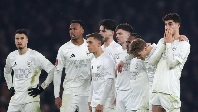 William Saliba Bị Cấm Đá Phạt Đền: Quy Định Khó Tin Khiến Arsenal Thất Bại Trước MU