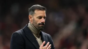 Ruud van Nistelrooy Trở Lại Old Trafford: Cuộc Tái Ngộ Đầy Cảm Xúc Giữa MU và Leicester